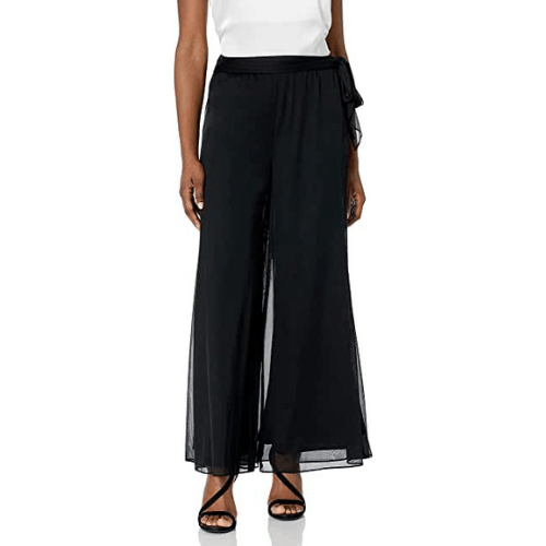 The Right Way to Wear Wide-Leg Pants